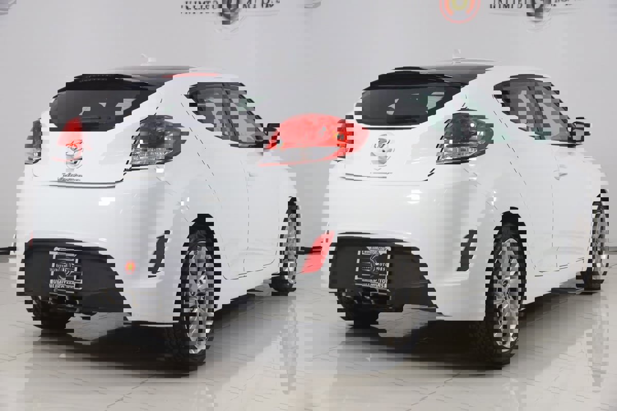 Used 2016 Hyundai Veloster w/ Option Group 02 image 3