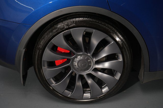 Used 2025 Tesla Model Y Performance AWD/4WD image 46
