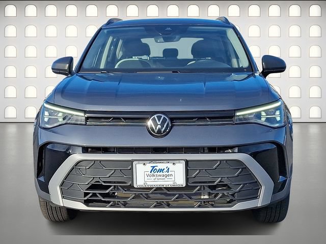 Used 2025 Volkswagen Taos S AWD/4WD image 2