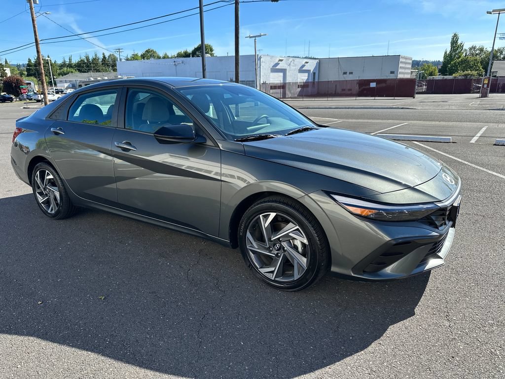 Certified 2025 Hyundai Elantra Sport FWD image 8