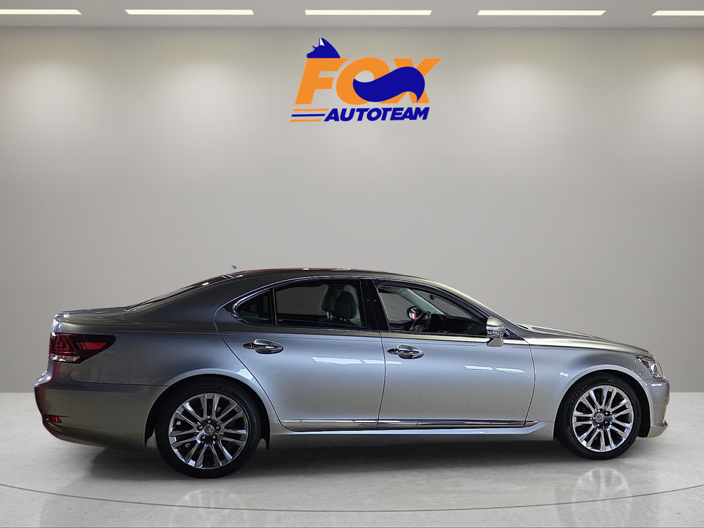 Used 2017 Lexus LS 460 RWD image 5