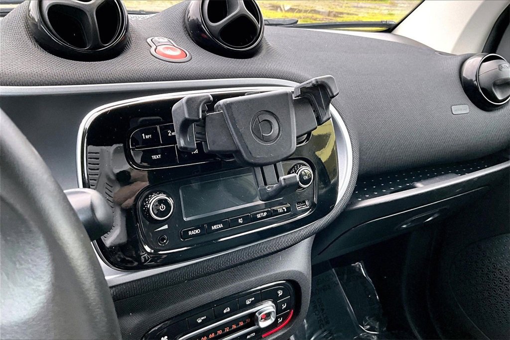 Used 2016 smart fortwo Prime image 26