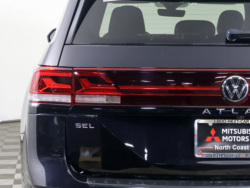 Used 2024 Volkswagen Atlas Peak Edition SEL AWD/4WD image 18