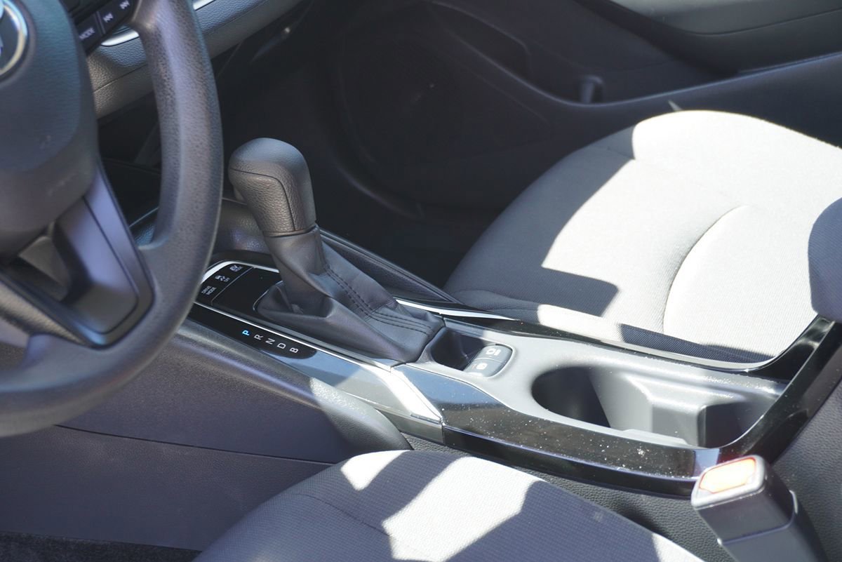 Used 2020 Toyota Corolla LE w/ Carpet Mat Package (TMS) FWD image 25