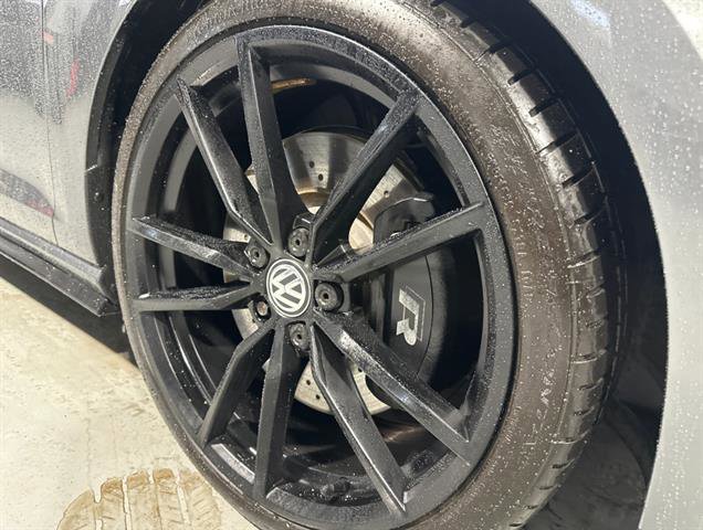Used 2019 Volkswagen Golf R 4-Door image 14