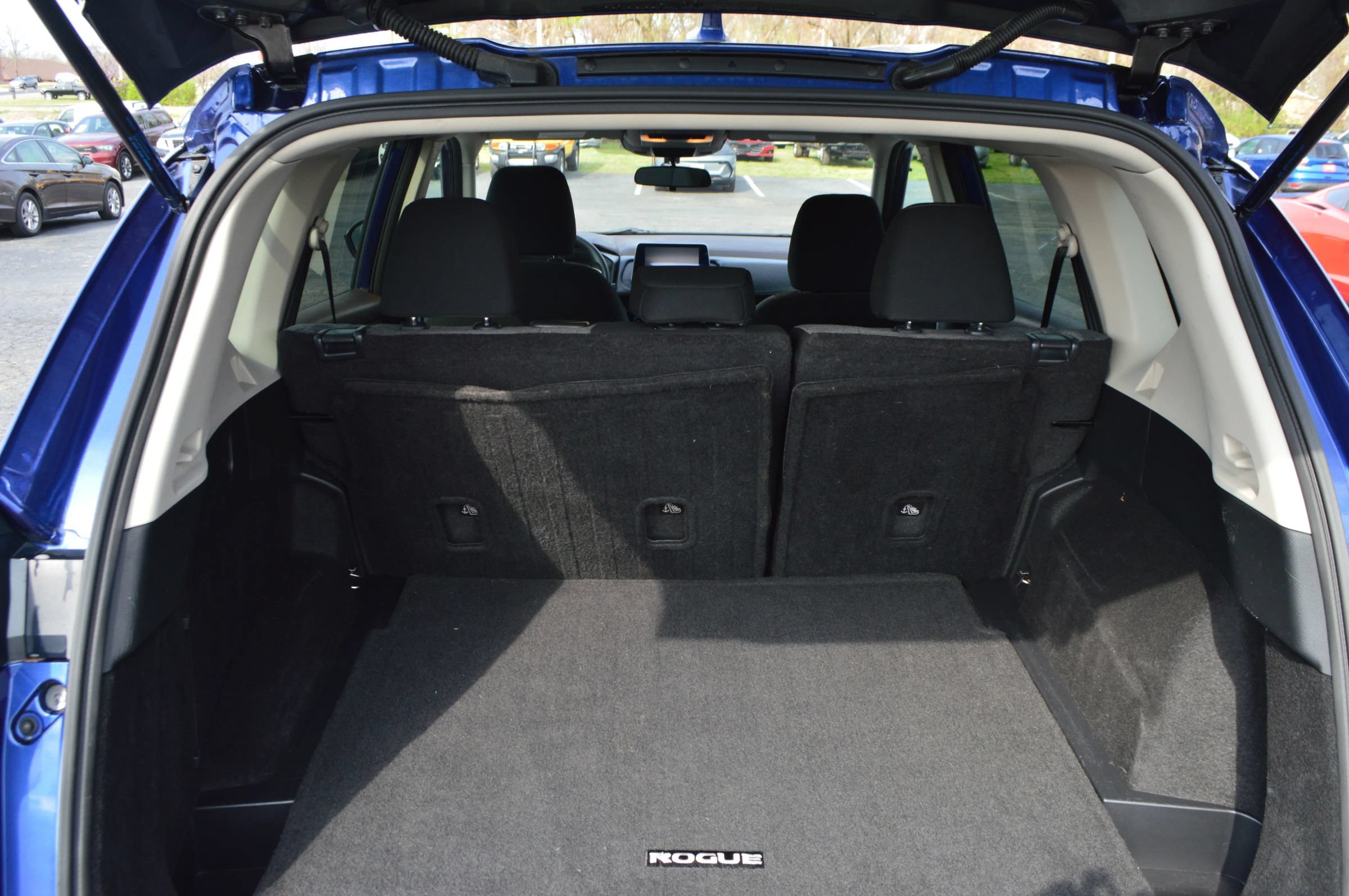 Used 2023 Nissan Rogue SV FWD image 21