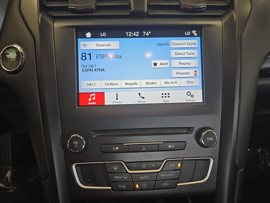 Used 2018 Ford Fusion SE w/ Equipment Group 201A FWD image 21