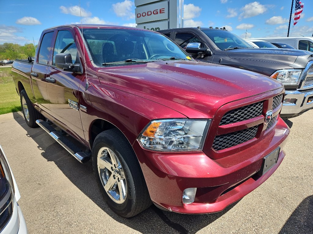 Used 2018 RAM 1500 Express w/ Express Value Package AWD/4WD image 3