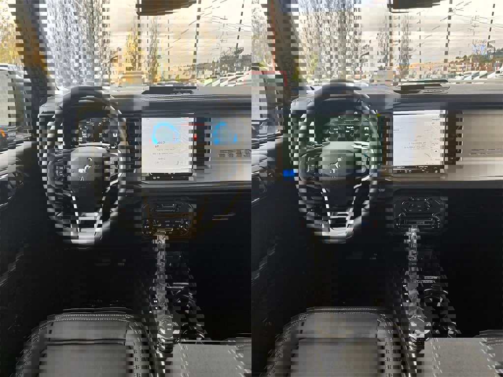 New 2025 Ford Bronco Outer Banks w/ Black Appearance Package image 11