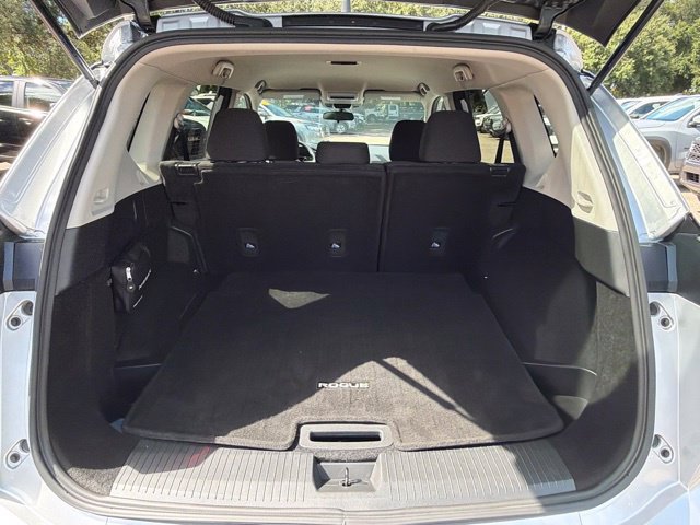 Used 2024 Nissan Rogue S AWD/4WD image 14