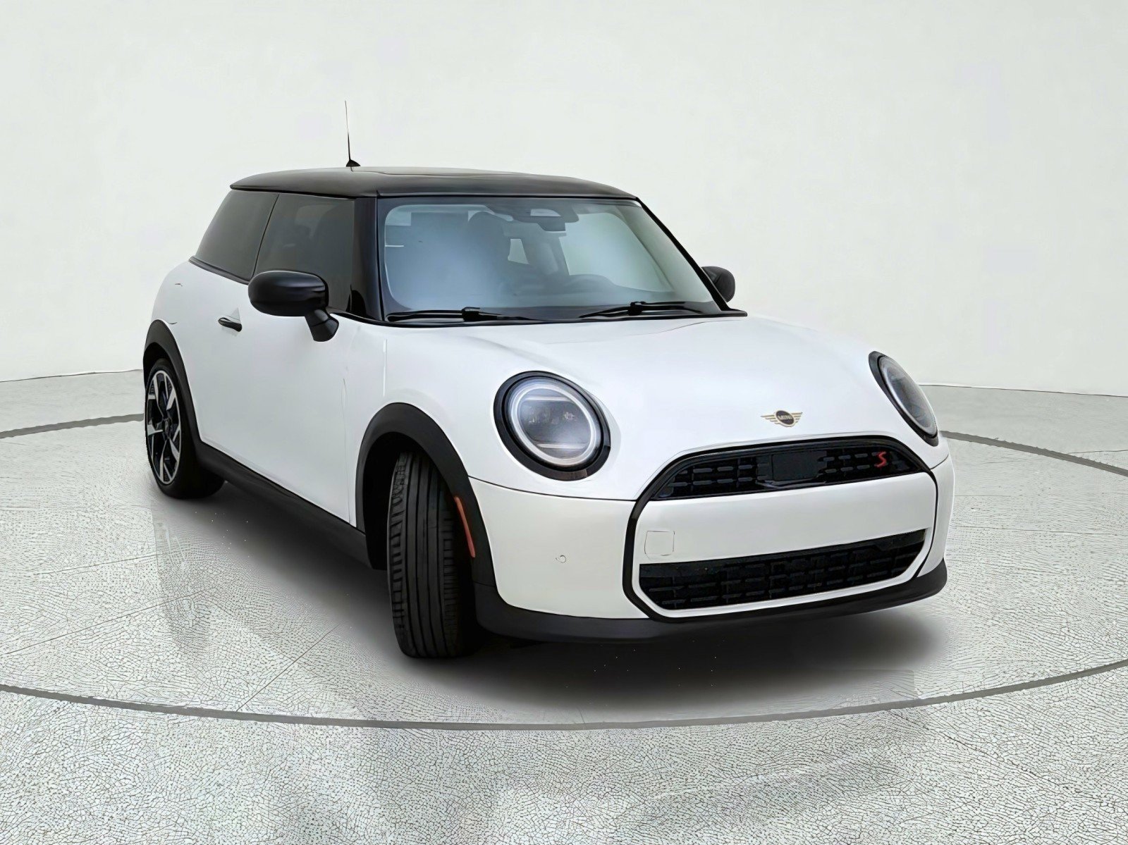 Used 2025 MINI Cooper S FWD image 4