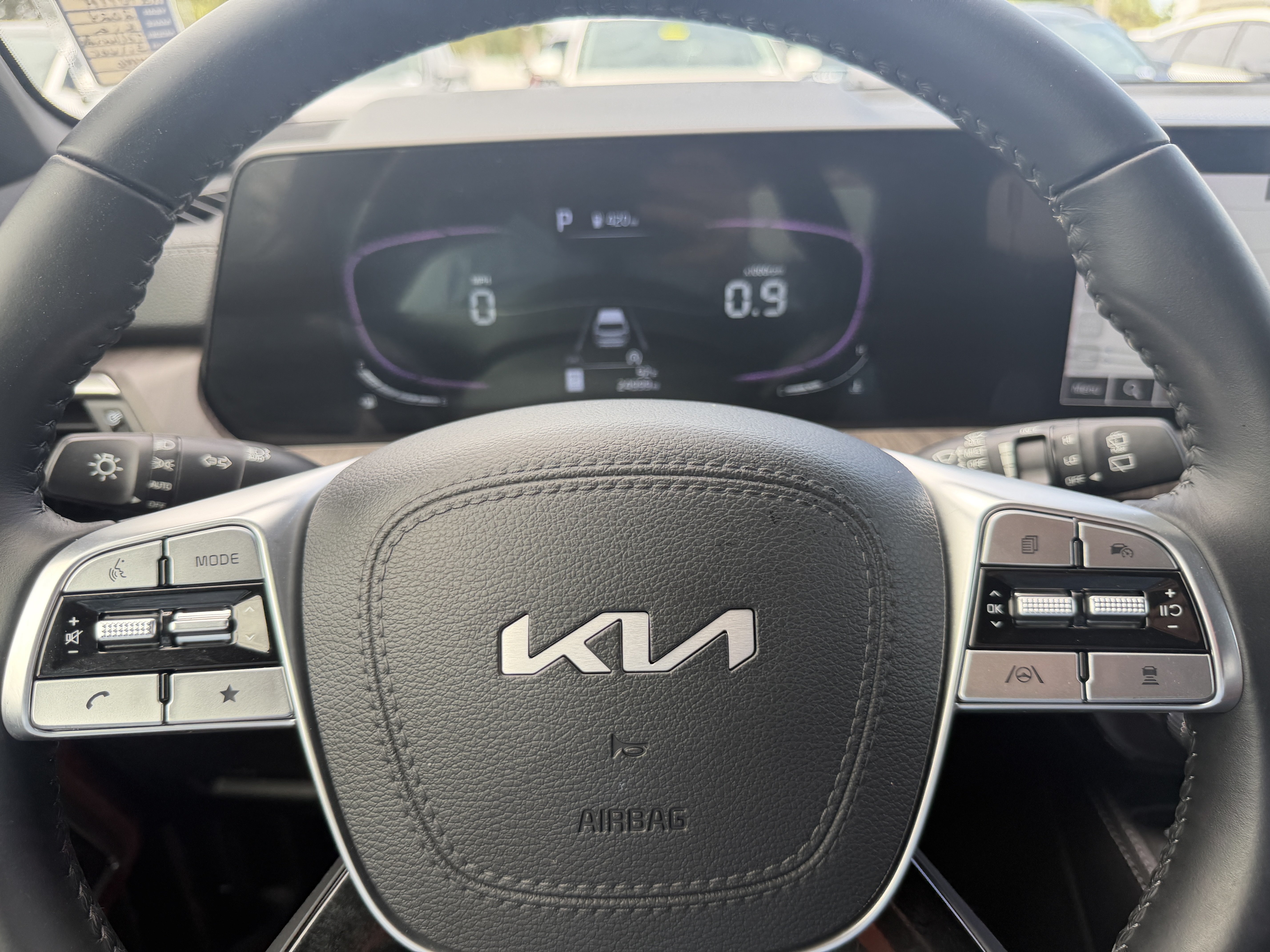 Certified 2024 Kia Telluride EX w/ EX Captain's Chair Package FWD image 29
