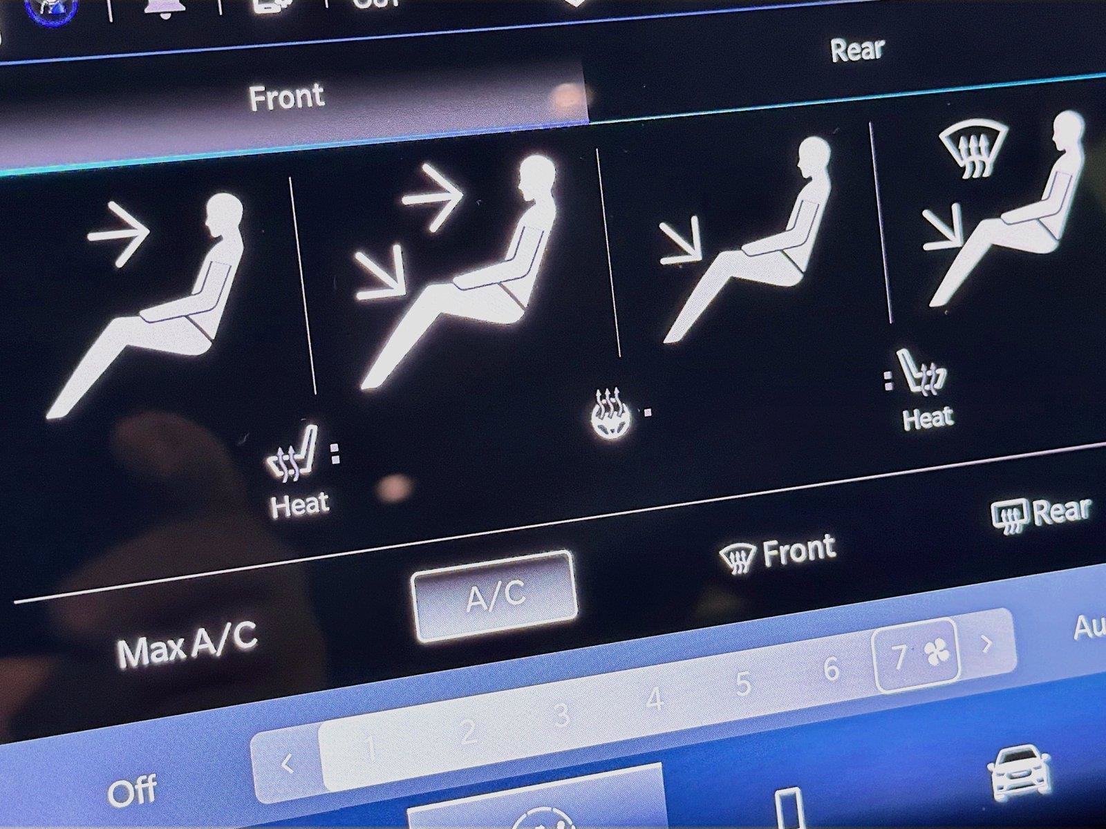 Used 2024 Chrysler Pacifica Touring-L FWD image 24