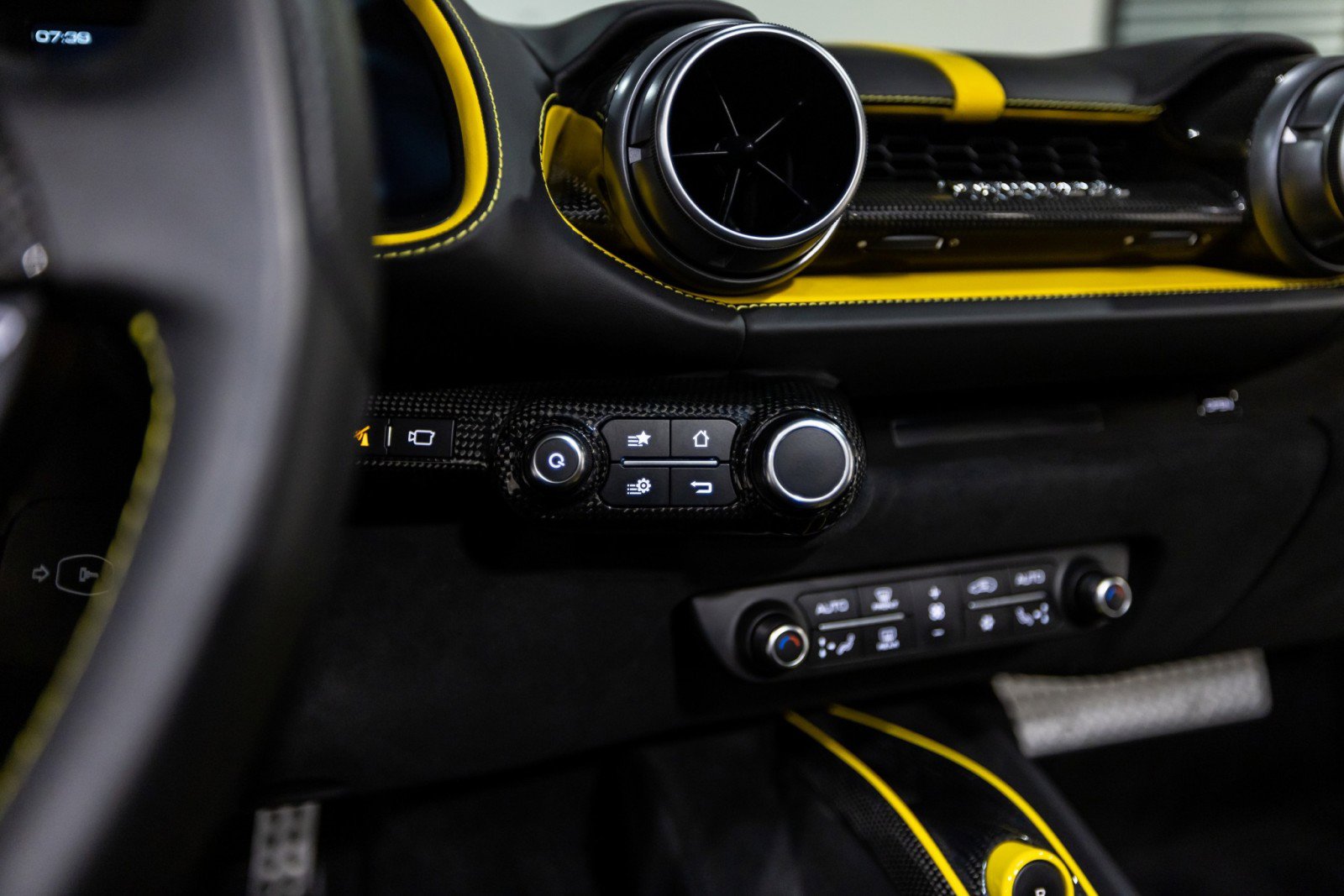 Used 2023 Ferrari 812 GTS image 57