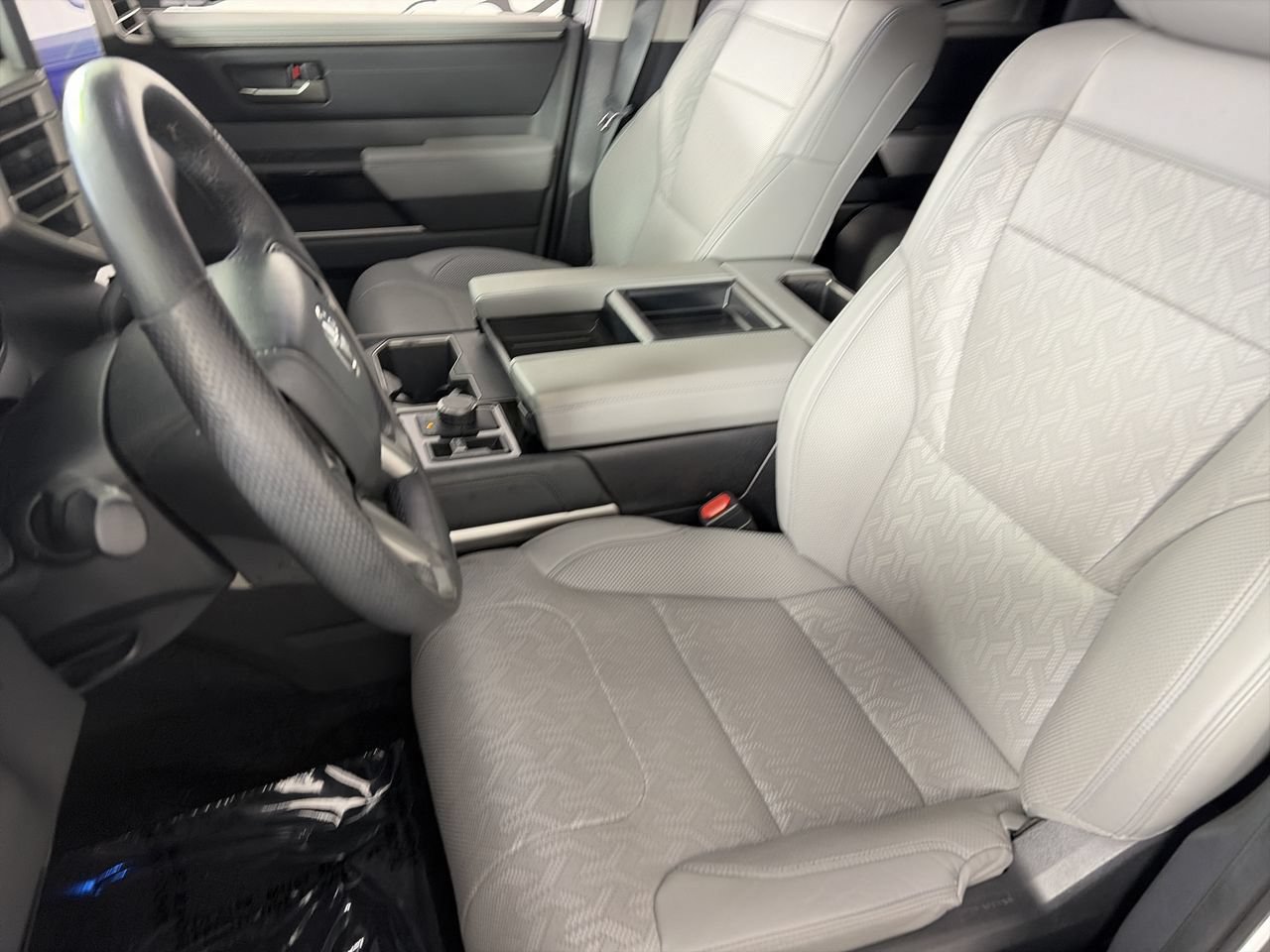Used 2024 Toyota Tundra Limited AWD/4WD image 19