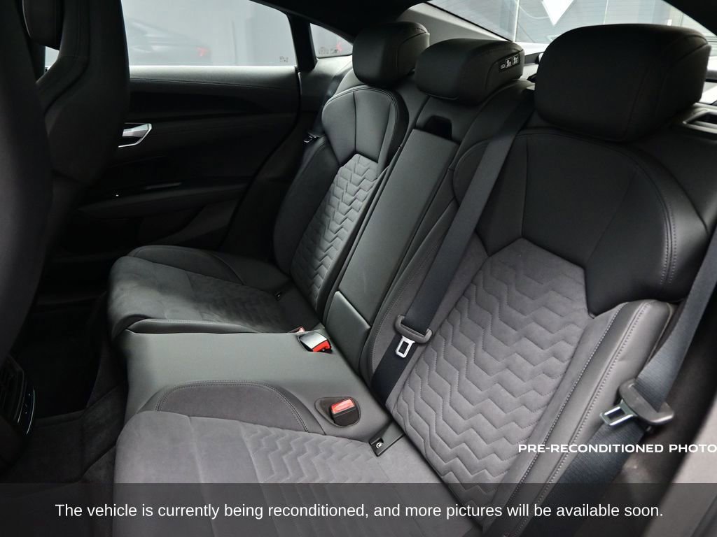 Used 2022 Audi e-tron GT Premium Plus image 30