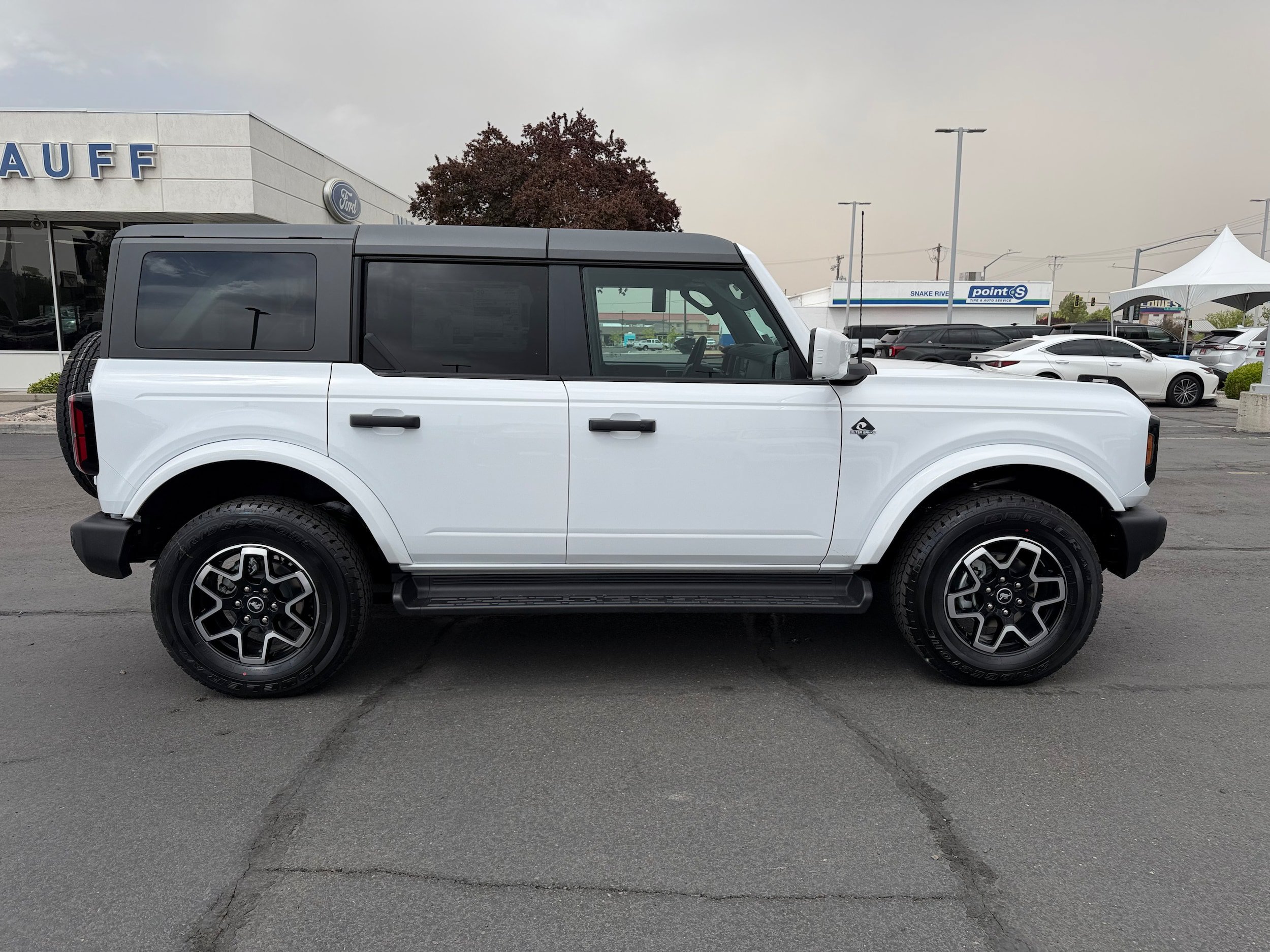 New 2026 Ford Bronco Outer Banks AWD/4WD image 2