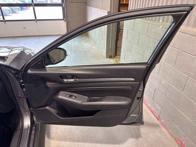 Used 2019 Nissan Altima 2.5 SV AWD/4WD image 16