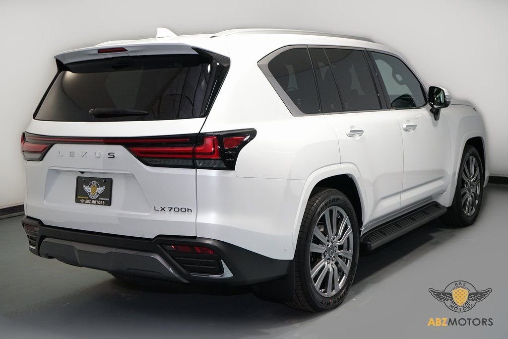 Used 2026 Lexus LX 700h Ultra Luxury image 6