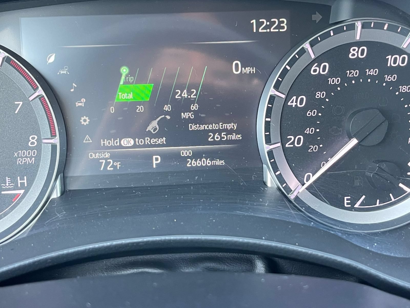 Used 2025 Toyota Highlander LE FWD image 43
