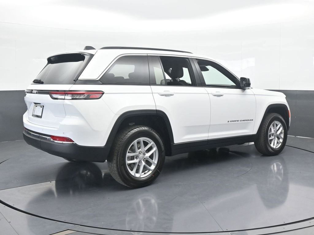 New 2025 Jeep Grand Cherokee Laredo RWD image 6