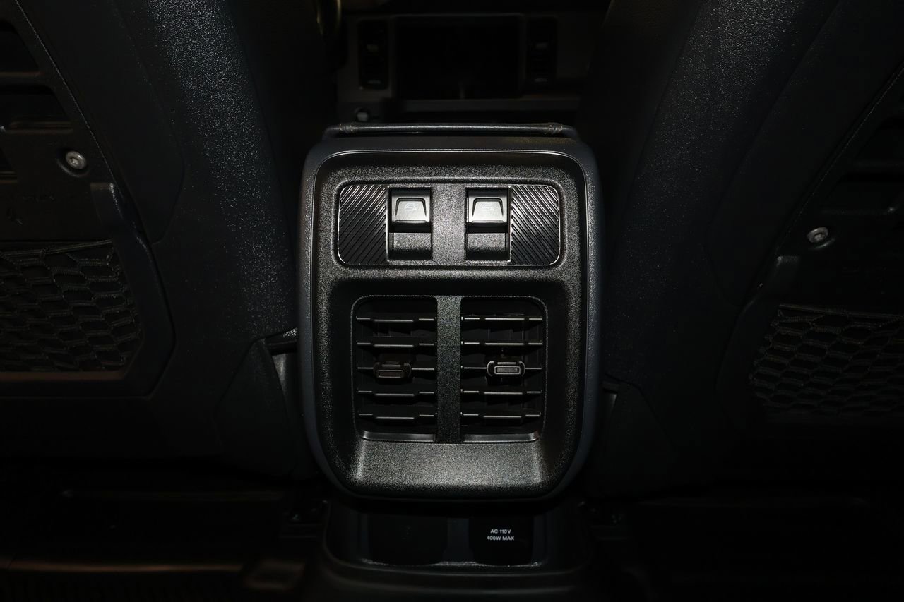 Used 2025 Ford Bronco Badlands AWD/4WD image 30