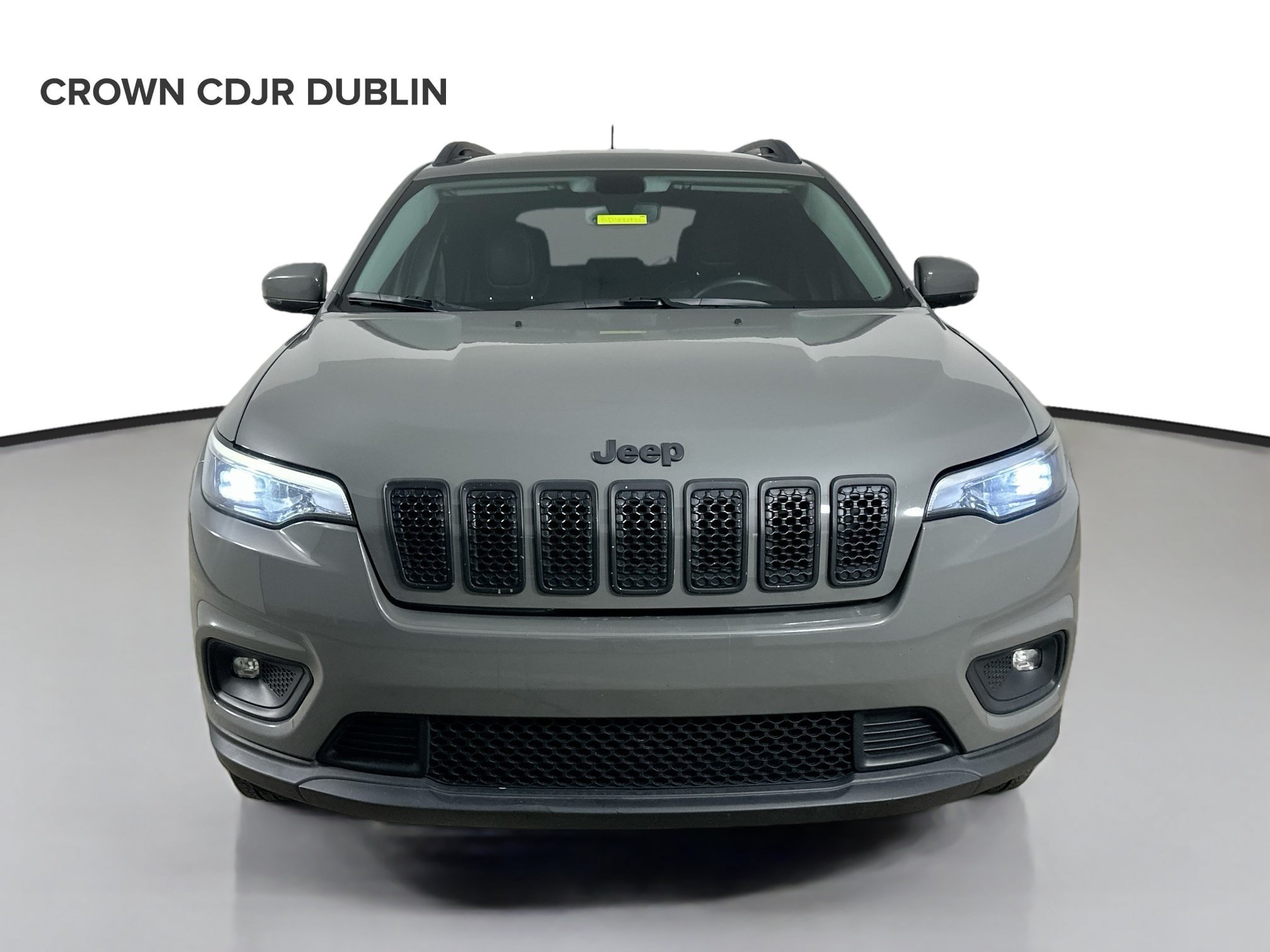 Used 2019 Jeep Cherokee Latitude Plus w/ Comfort/Convenience Group AWD/4WD image 2