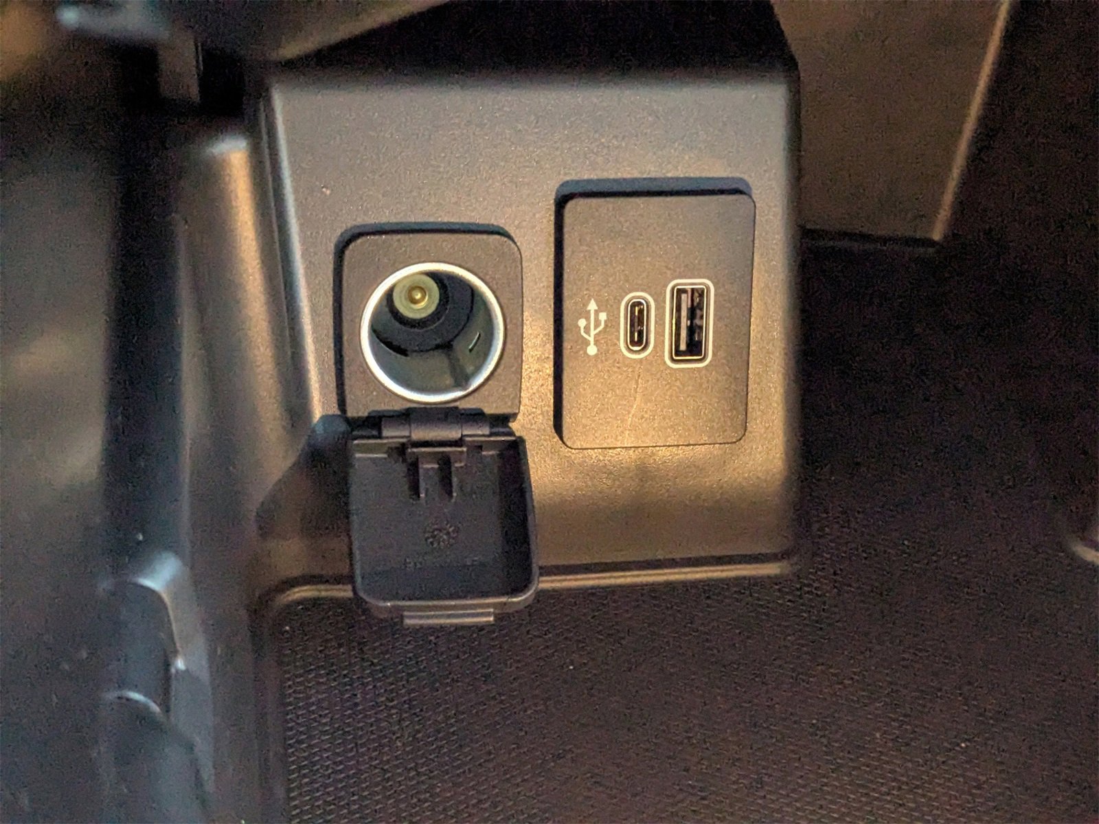 New 2025 Ford Explorer Active image 26