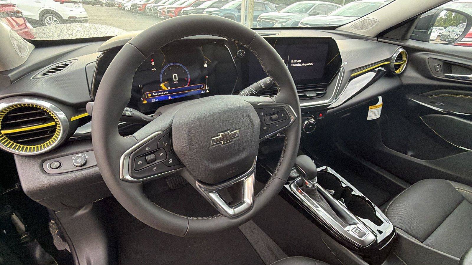 New 2026 Chevrolet Trax ACTIV w/ Sunroof Package FWD image 4