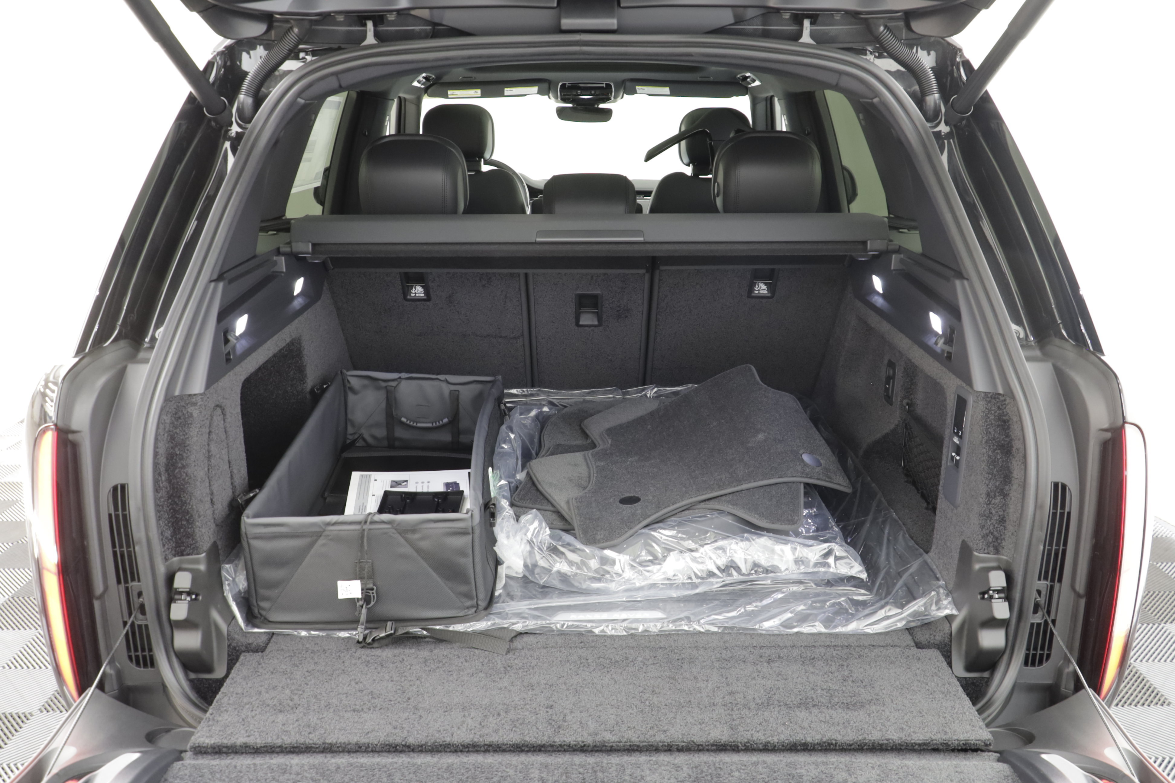 New 2026 Land Rover Range Rover SE AWD/4WD image 19