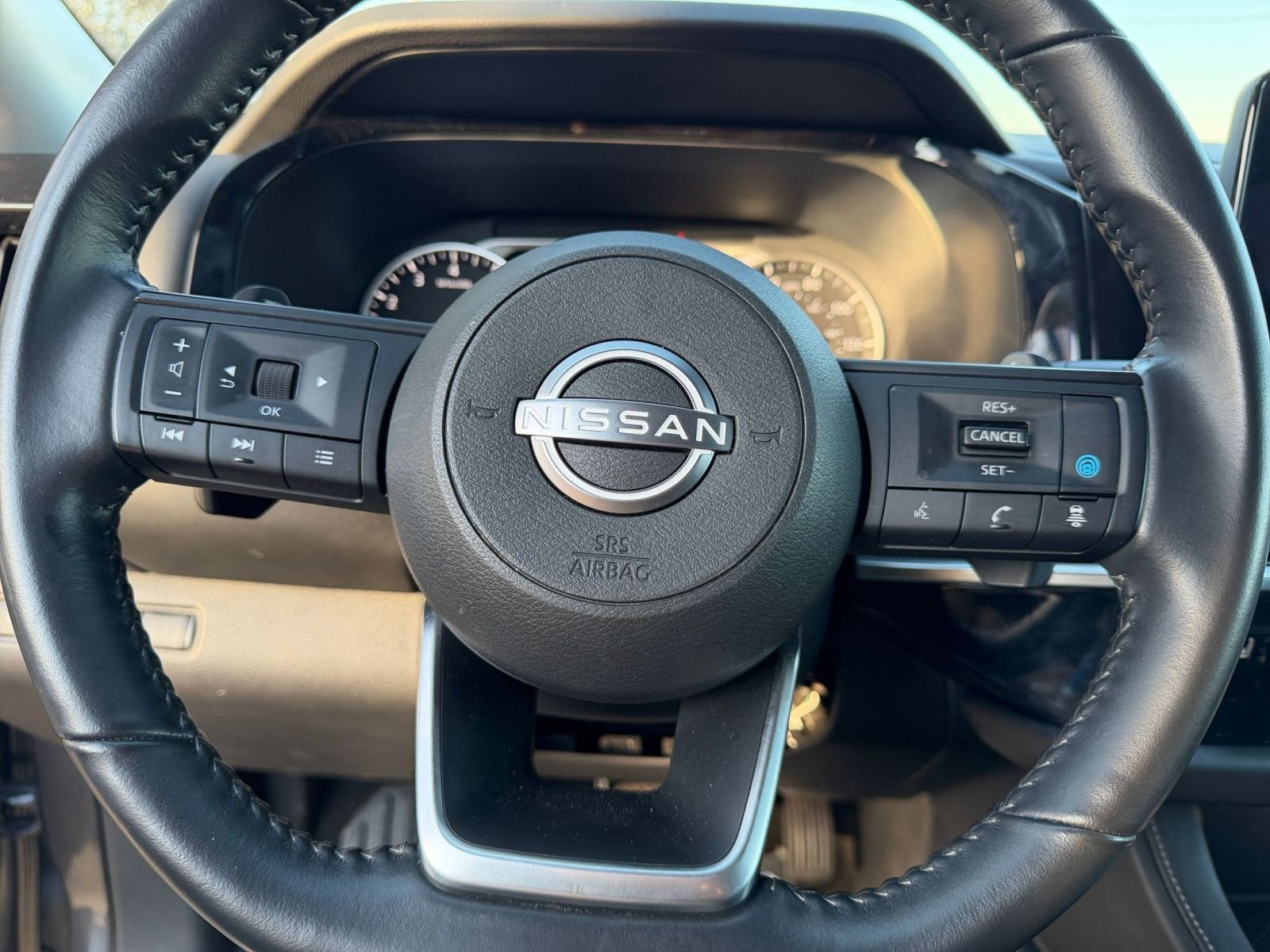 Used 2025 Nissan Pathfinder SV image 30