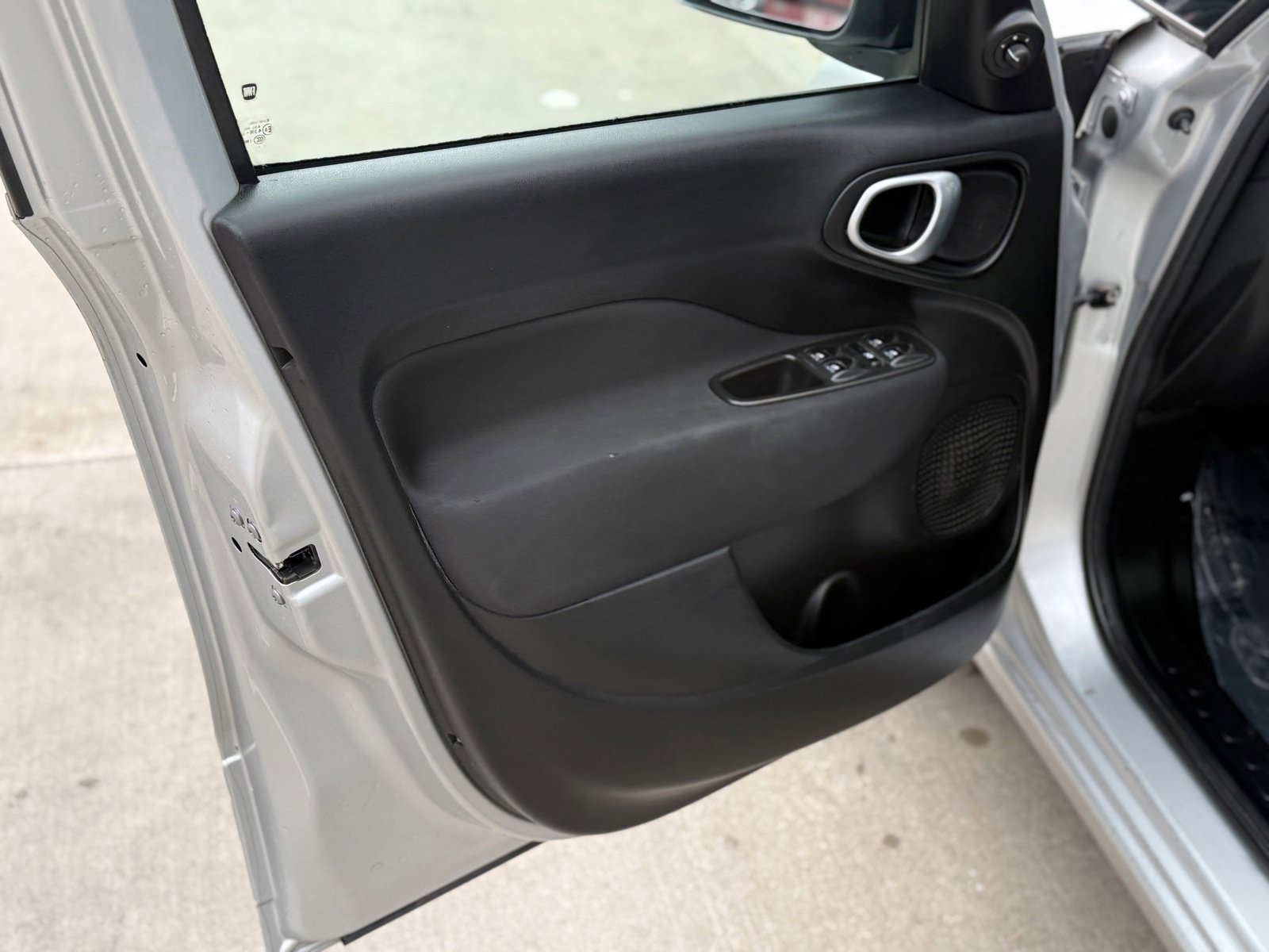 Used 2015 FIAT 500L Pop FWD image 19