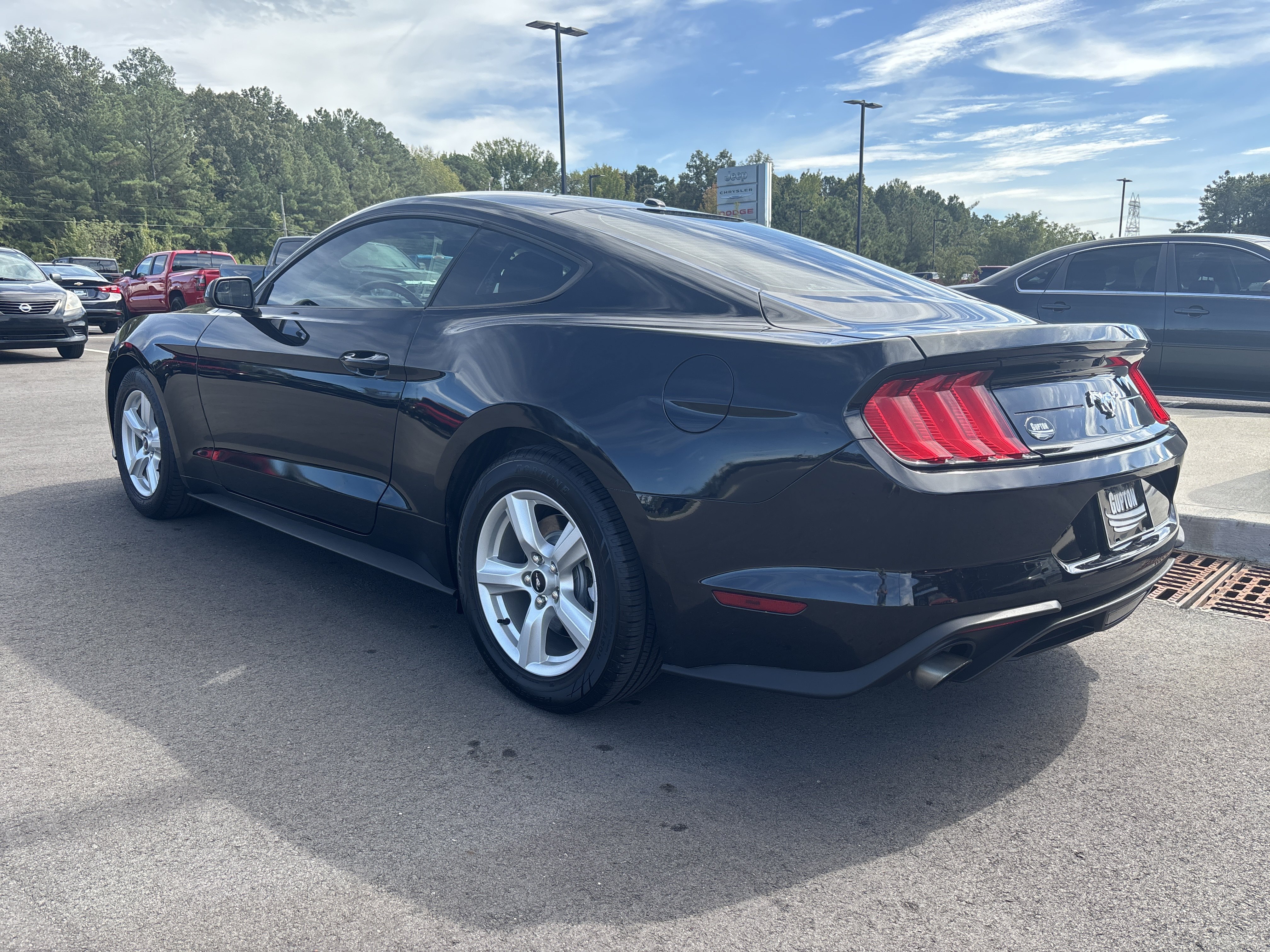 Used 2019 Ford Mustang Coupe RWD image 3