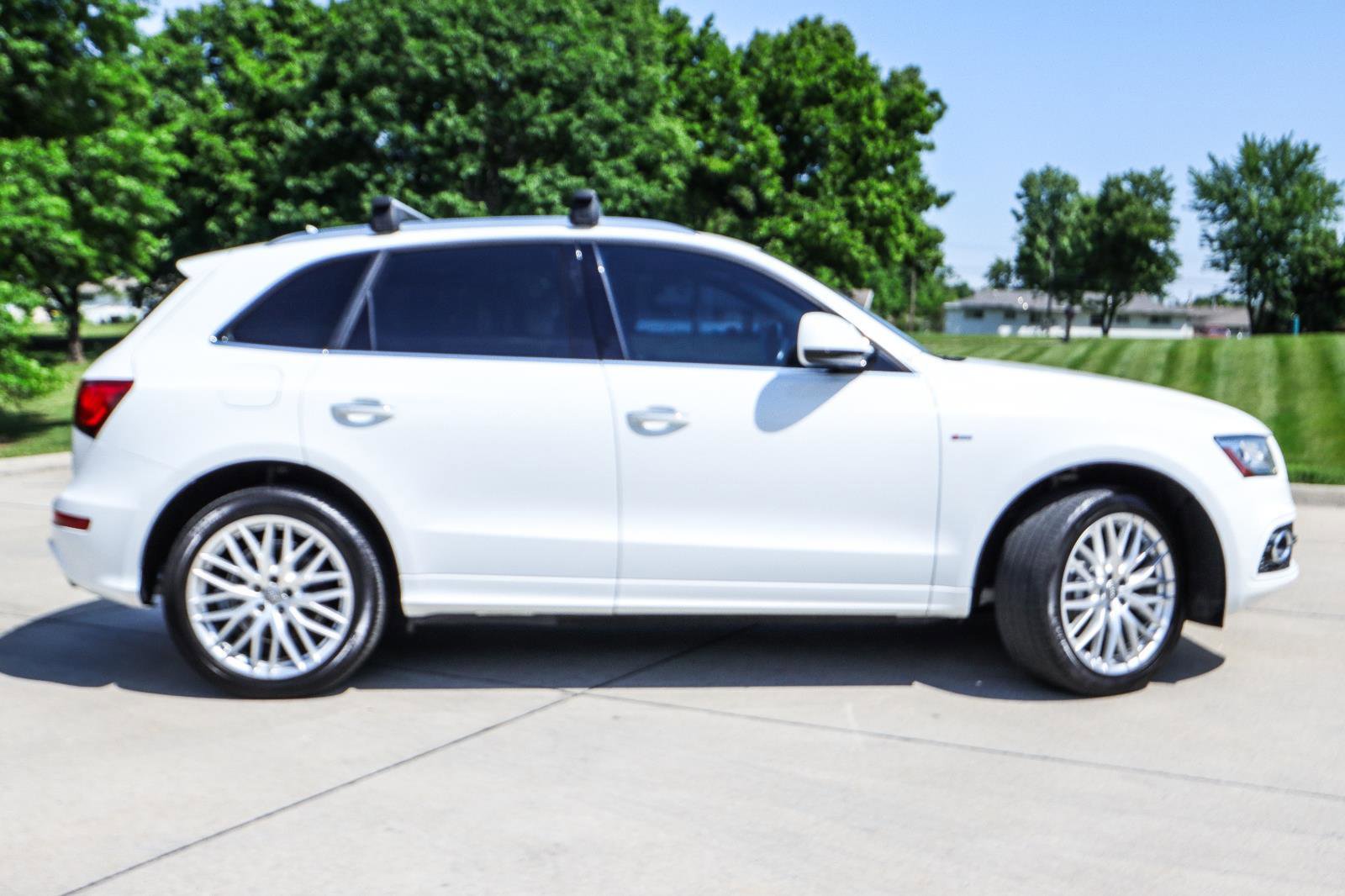Used 2017 Audi Q5 2.0T Premium Plus w/ Technology Package AWD/4WD image 5