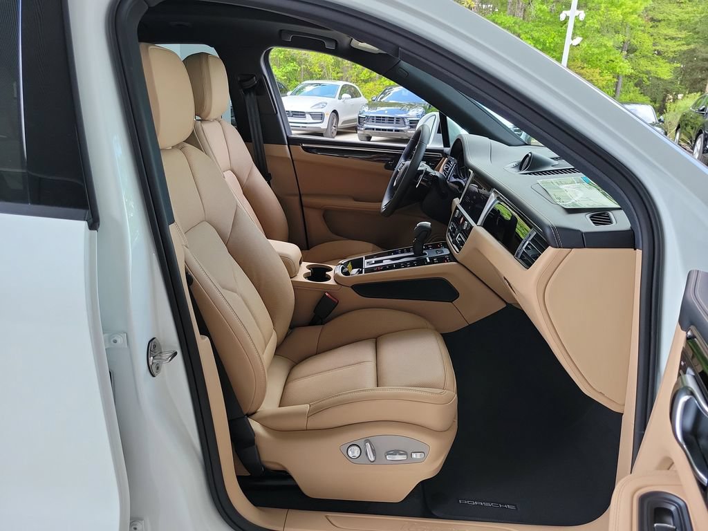 New 2026 Porsche Macan AWD/4WD image 21