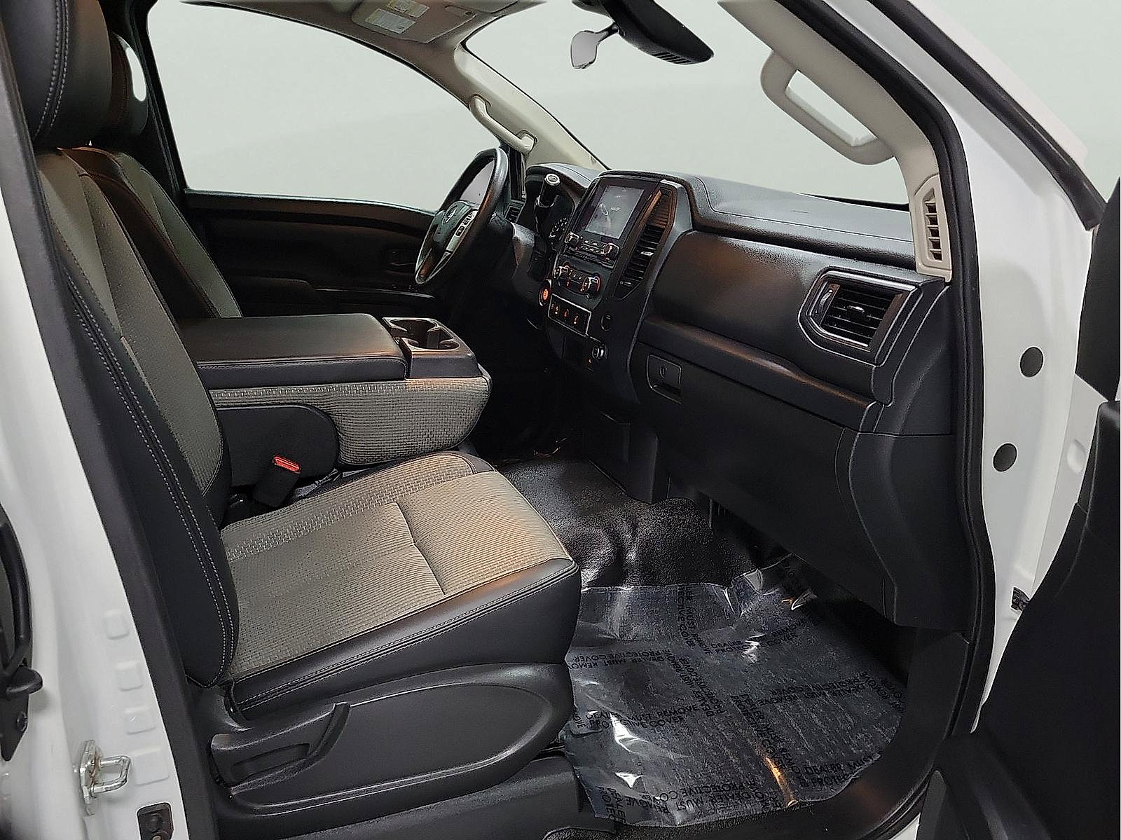 Used 2020 Nissan Titan S w/ S Utility Package image 15