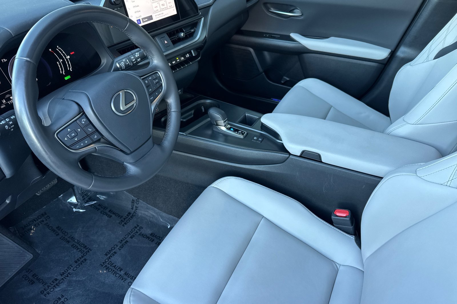 Used 2025 Lexus UX 300h FWD w/ Accessory Package (Z2) image 9