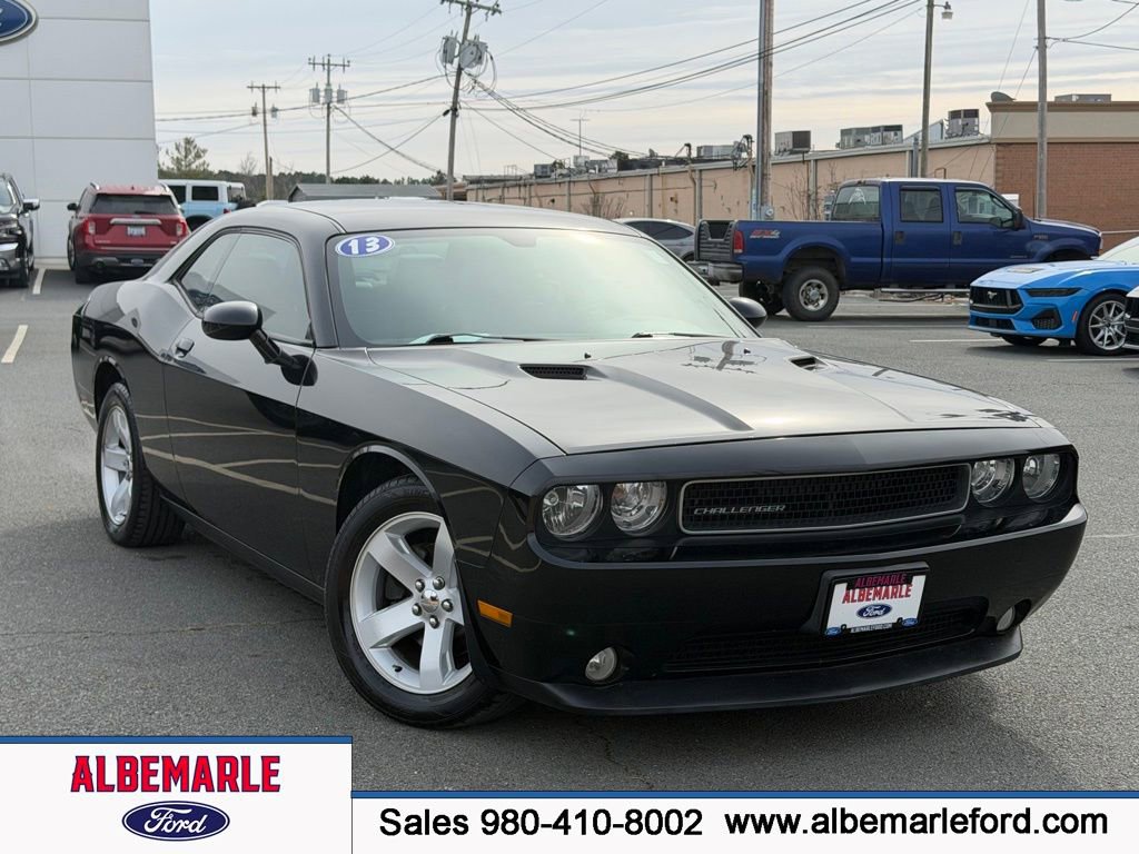 Used 2013 Dodge Challenger SXT Plus image 1