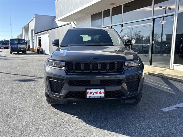 New 2026 Jeep Grand Cherokee Laredo image 4