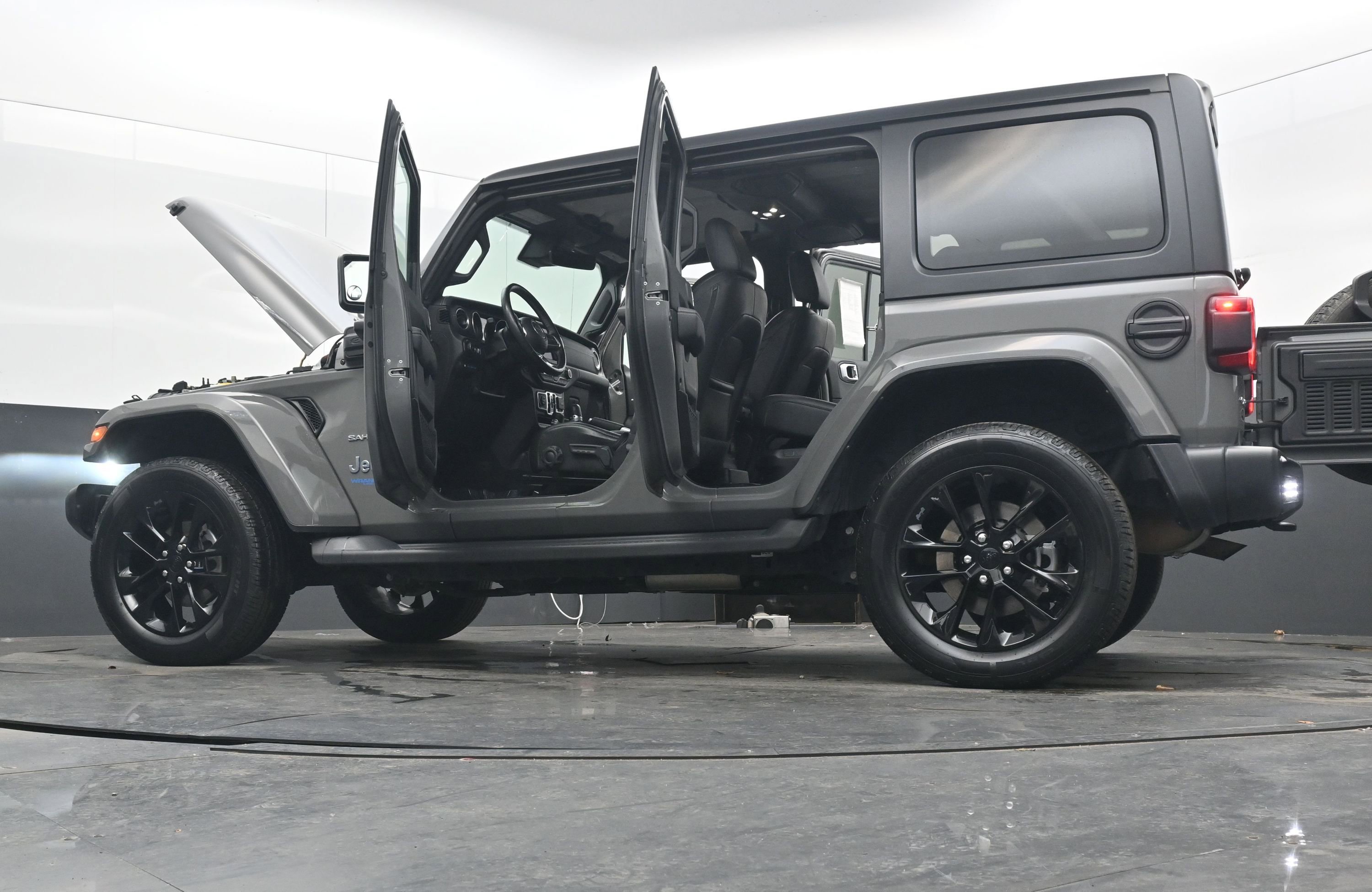 Used 2021 Jeep Wrangler Unlimited Sahara w/ Cold Weather Group image 41