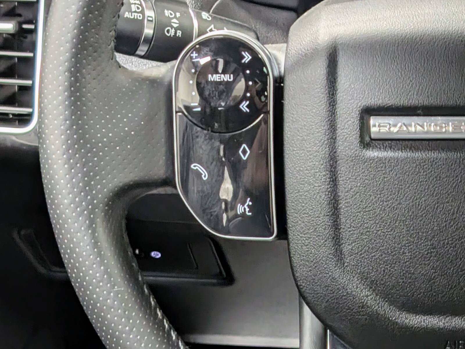 Used 2018 Land Rover Range Rover Sport HSE AWD/4WD image 32