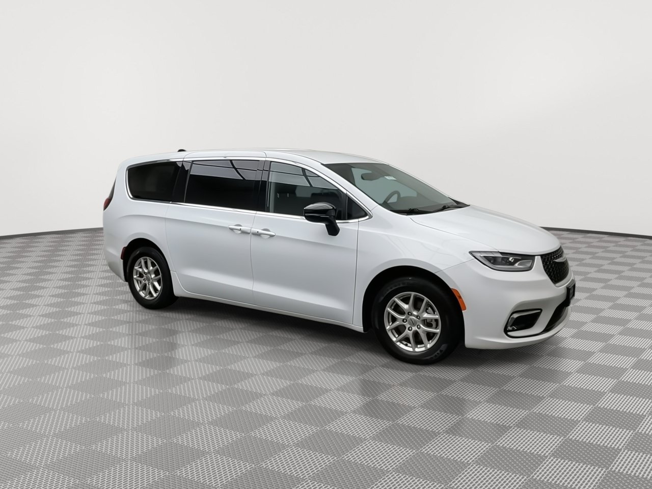 Used 2024 Chrysler Pacifica Touring-L FWD image 40