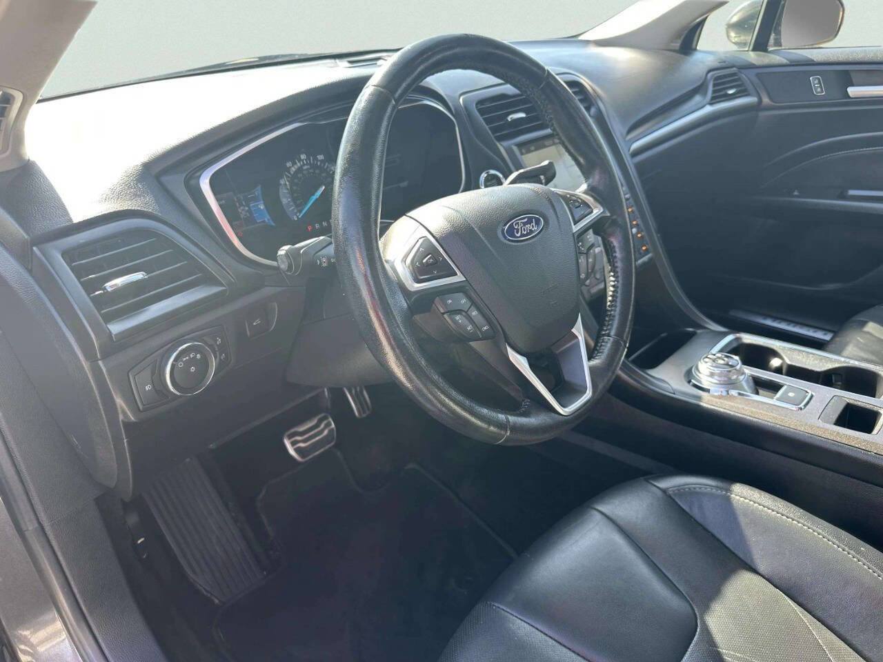 Used 2017 Ford Fusion Titanium image 11
