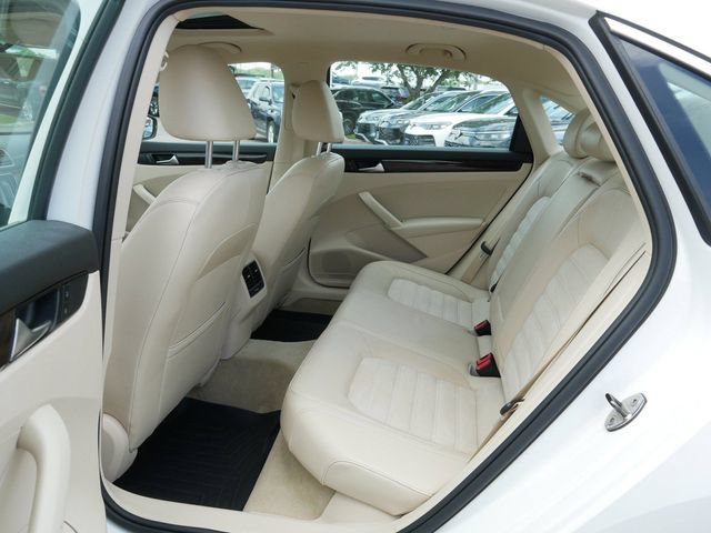 Used 2014 Volkswagen Passat 1.8T SEL Premium FWD image 17