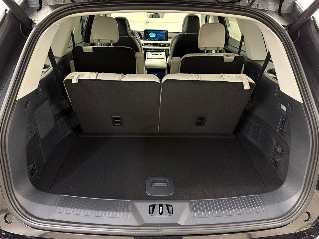 New 2026 Lincoln Aviator Reserve AWD/4WD image 39