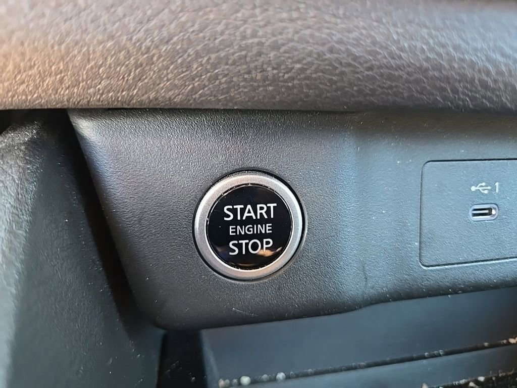 Used 2023 Nissan Rogue SV AWD/4WD image 24