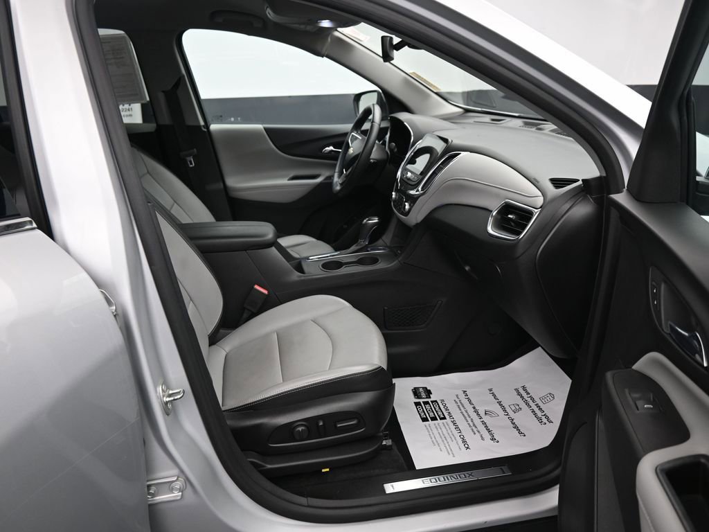 Used 2018 Chevrolet Equinox Premier image 13