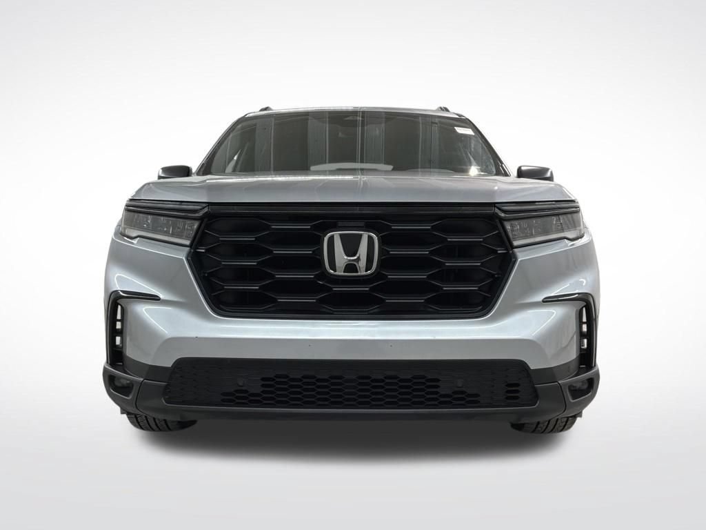 Used 2025 Honda Pilot Sport image 5