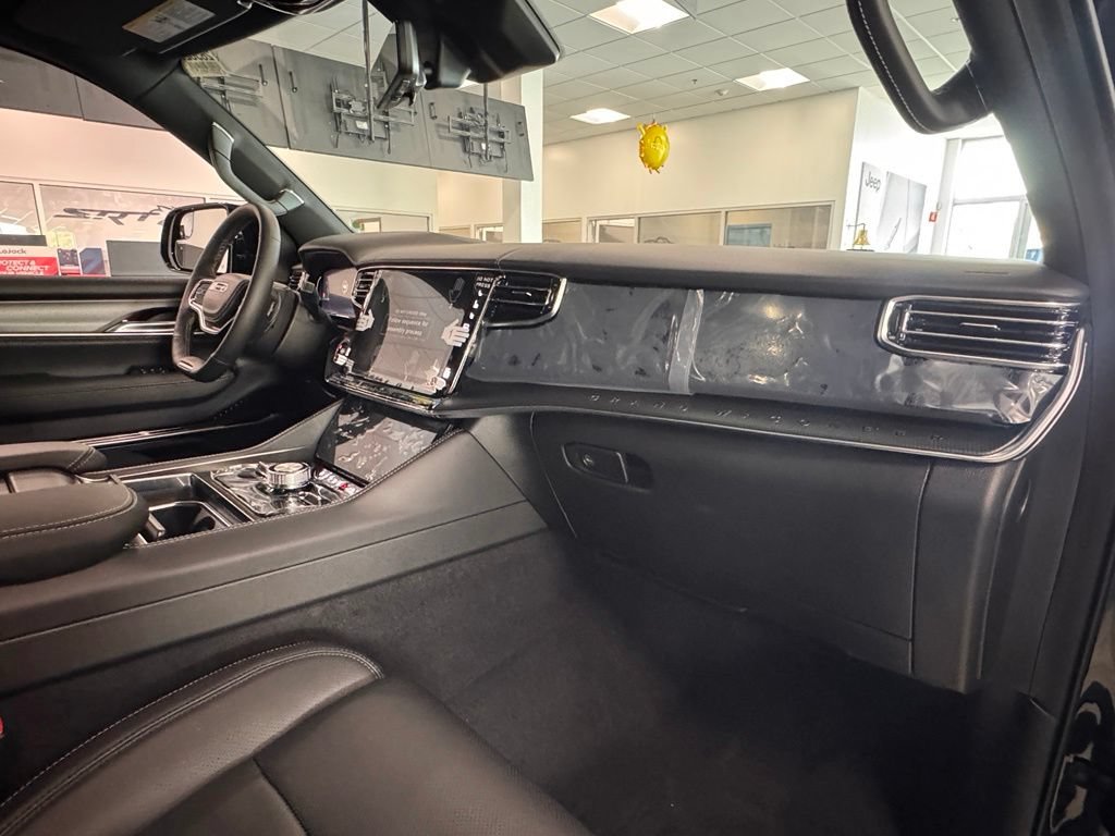 New 2026 Jeep Grand Wagoneer Summit w/ Premium Group III AWD/4WD image 18