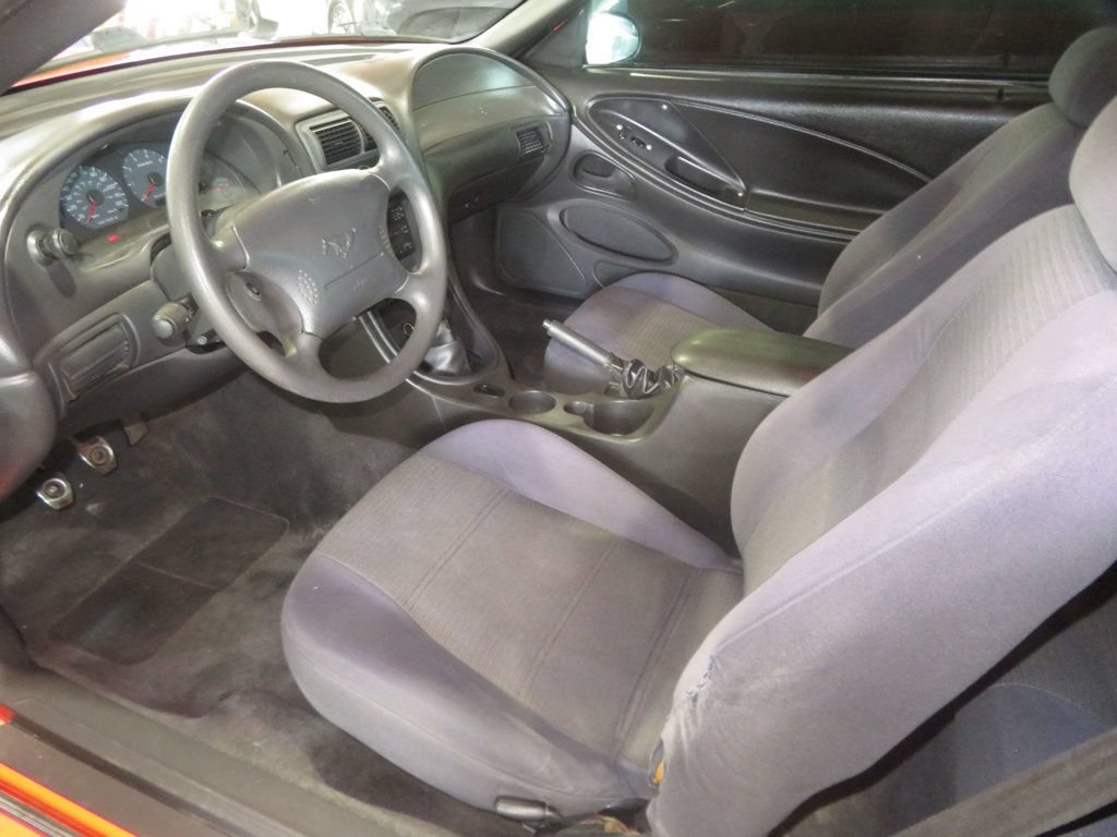 Used 2004 Ford Mustang Coupe RWD image 17